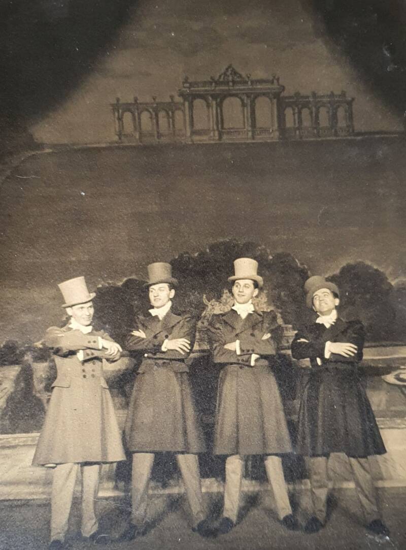 Bühnenfoto der Kardosch-Sänger, Wintergarten Berlin