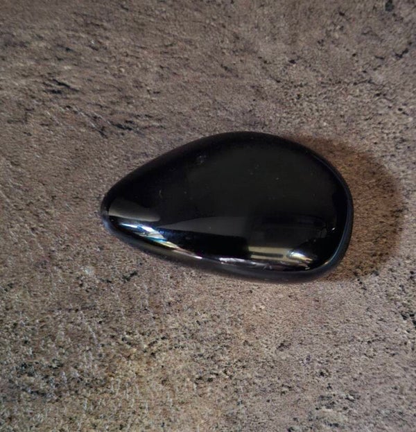 Obsidaan regenboog knuffelsteen nr 1