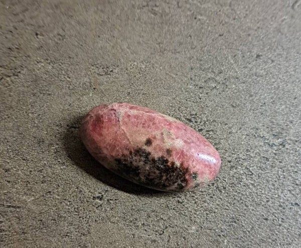 Rhodoniet knuffelsteen nr 2