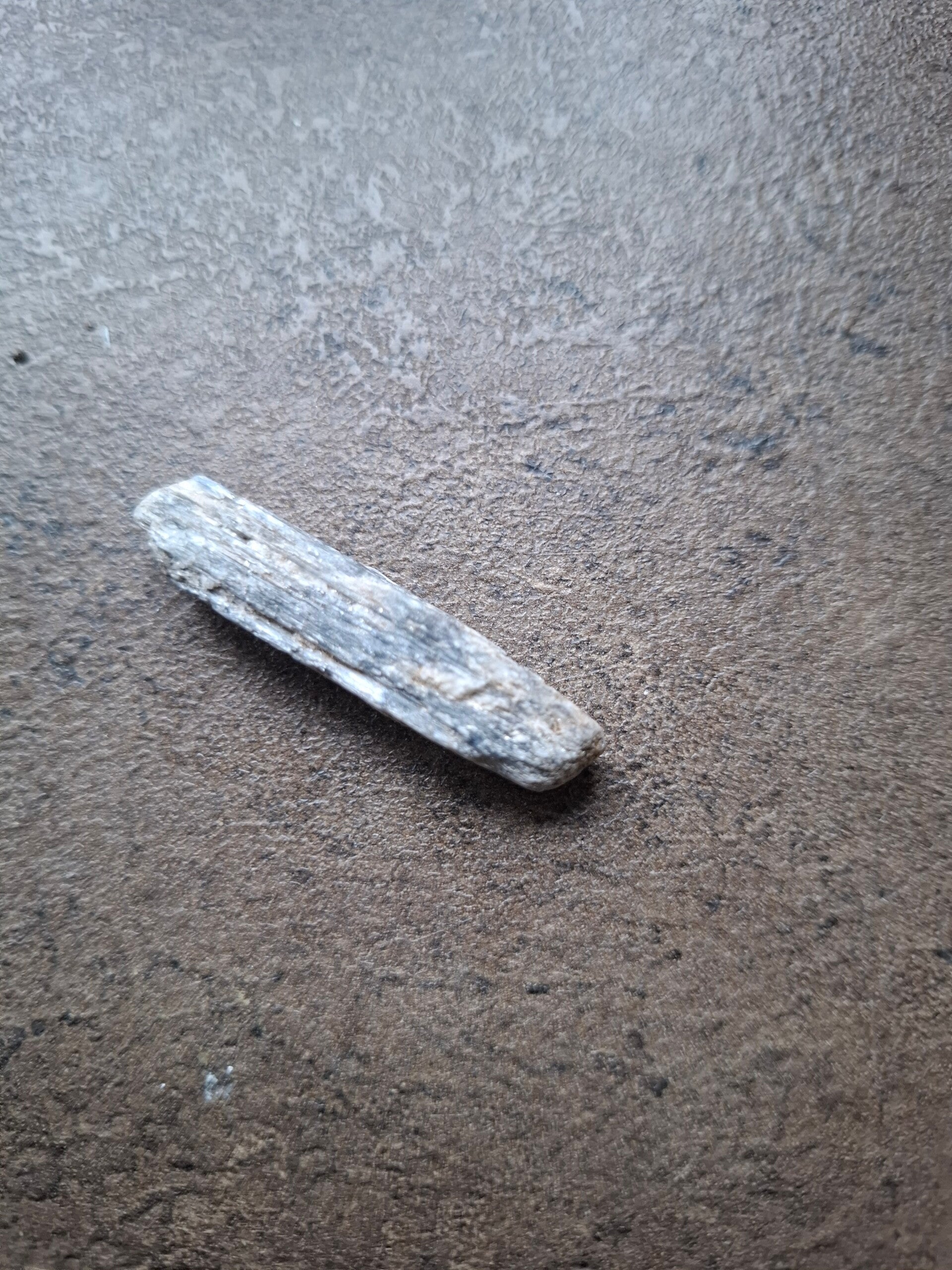 Kyaniet ruw stukje nr 4