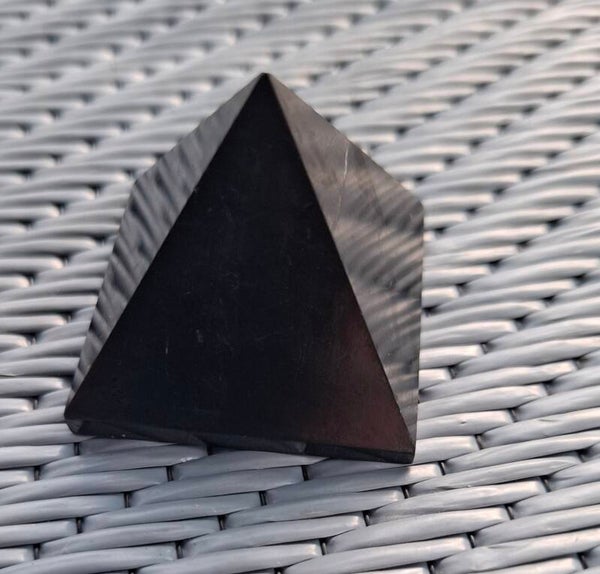 Shungiet piramide 3,5cm