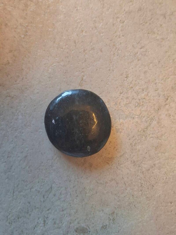 Nummiet platte steen nr 2