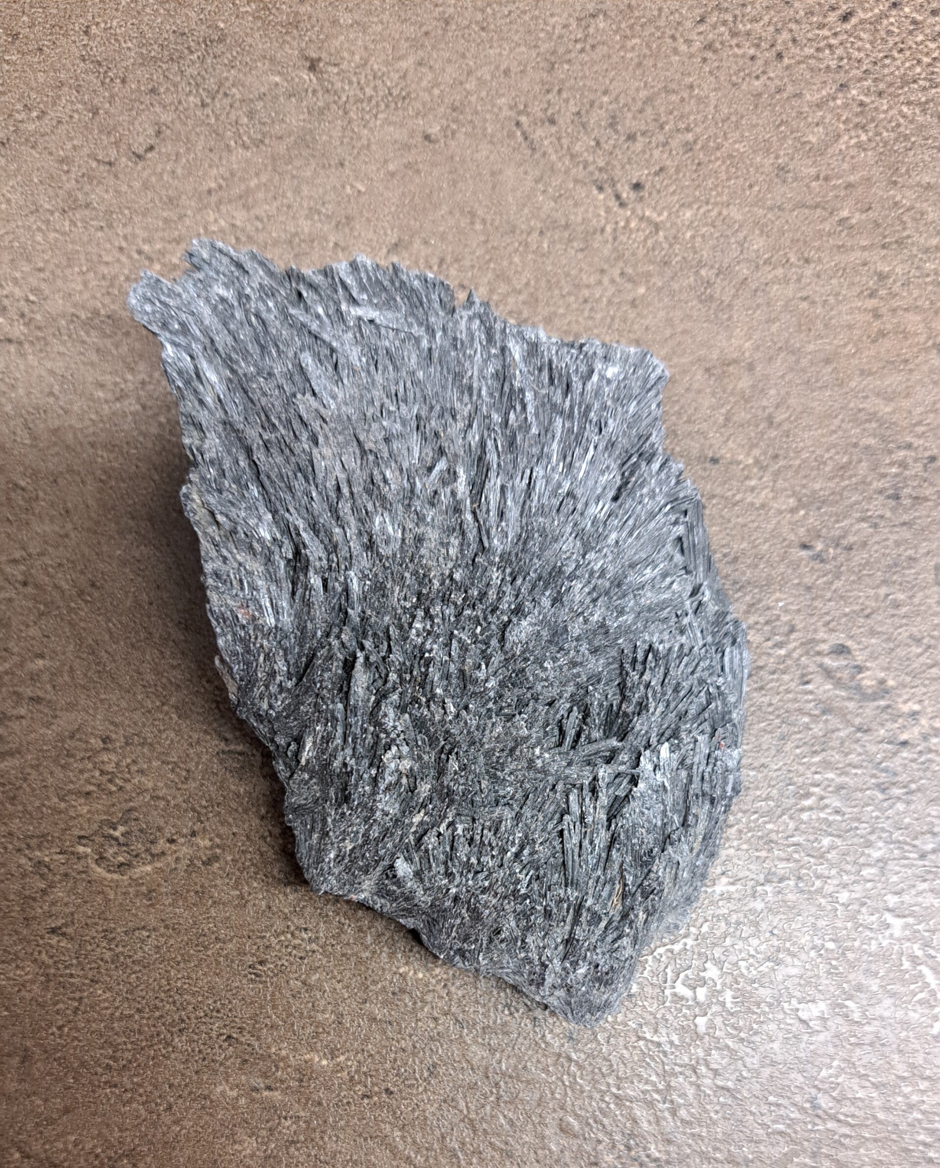 Kyaniet zwart ruw nr1