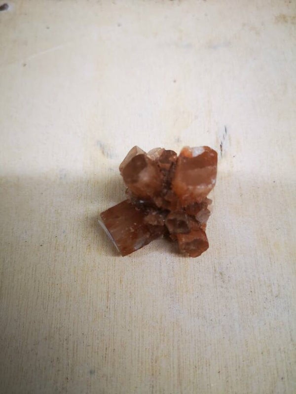 Aragoniet hanger doorboord