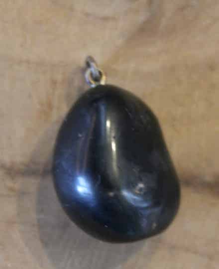 Onyx Hanger