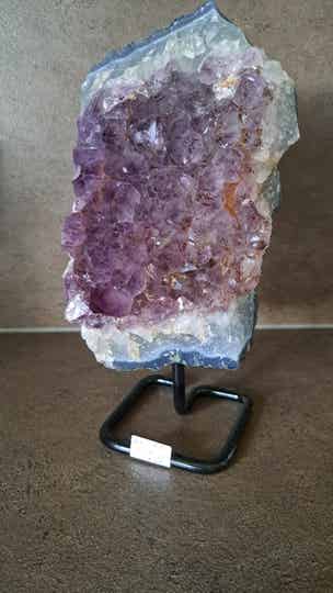 Amethist op staander a1