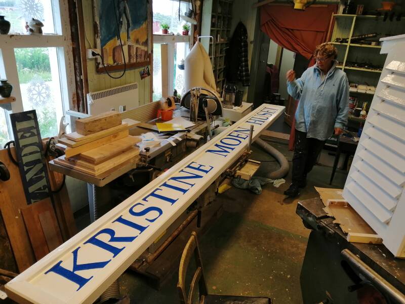 onderhoud aan lofoten vakantiehuis Kristine Moen