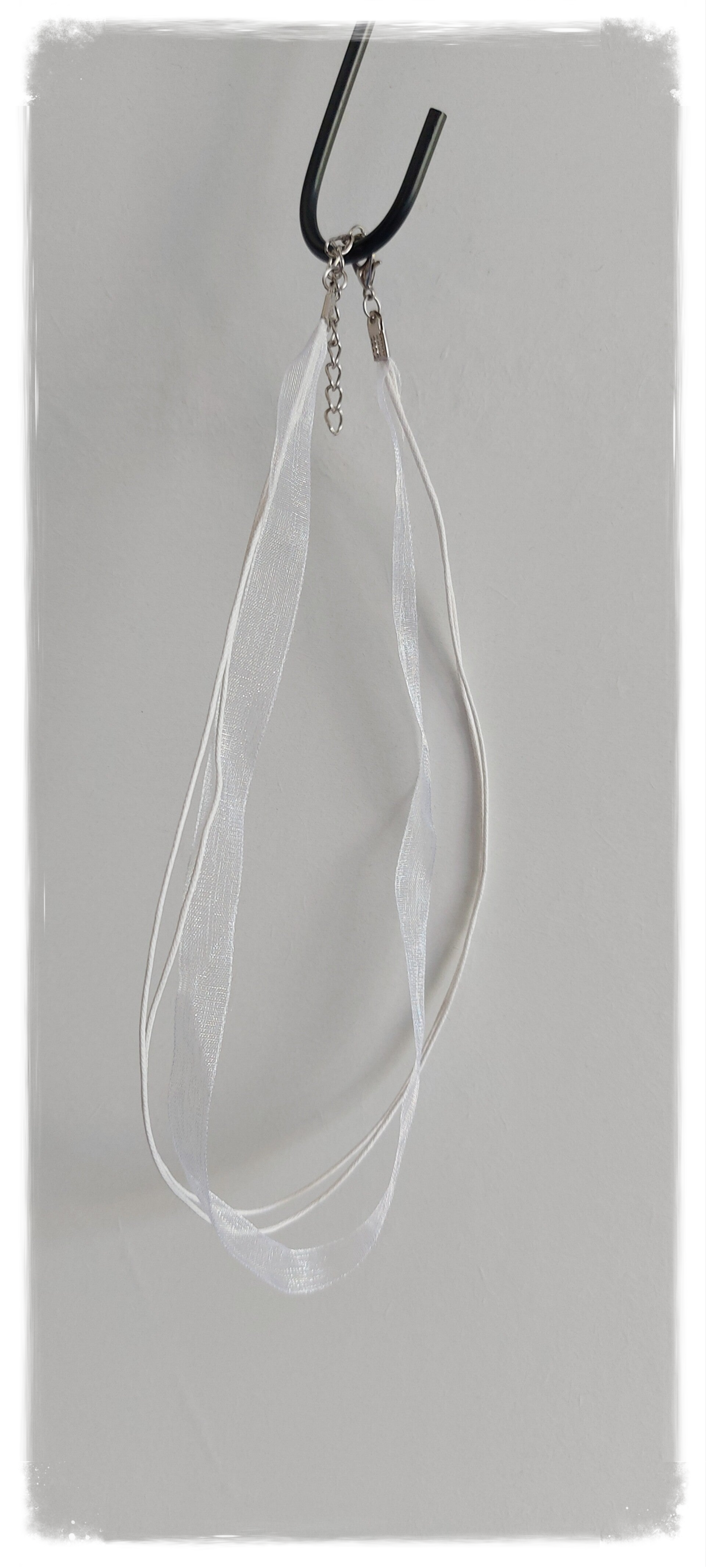 Wax/ organza ketting wit