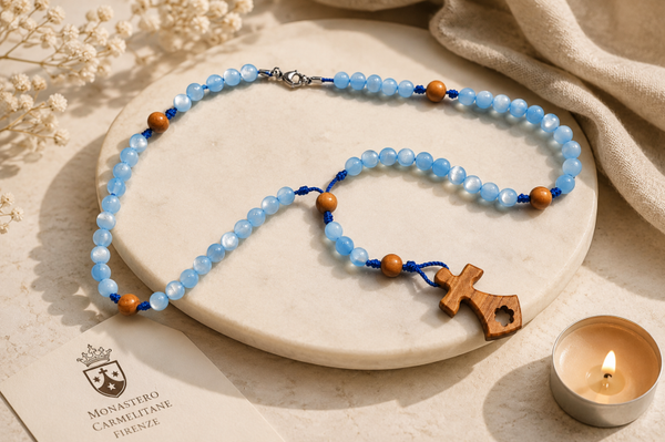 Rosario con grani di similmadreperla azzurri - filo blu - INDOSSABILE !!