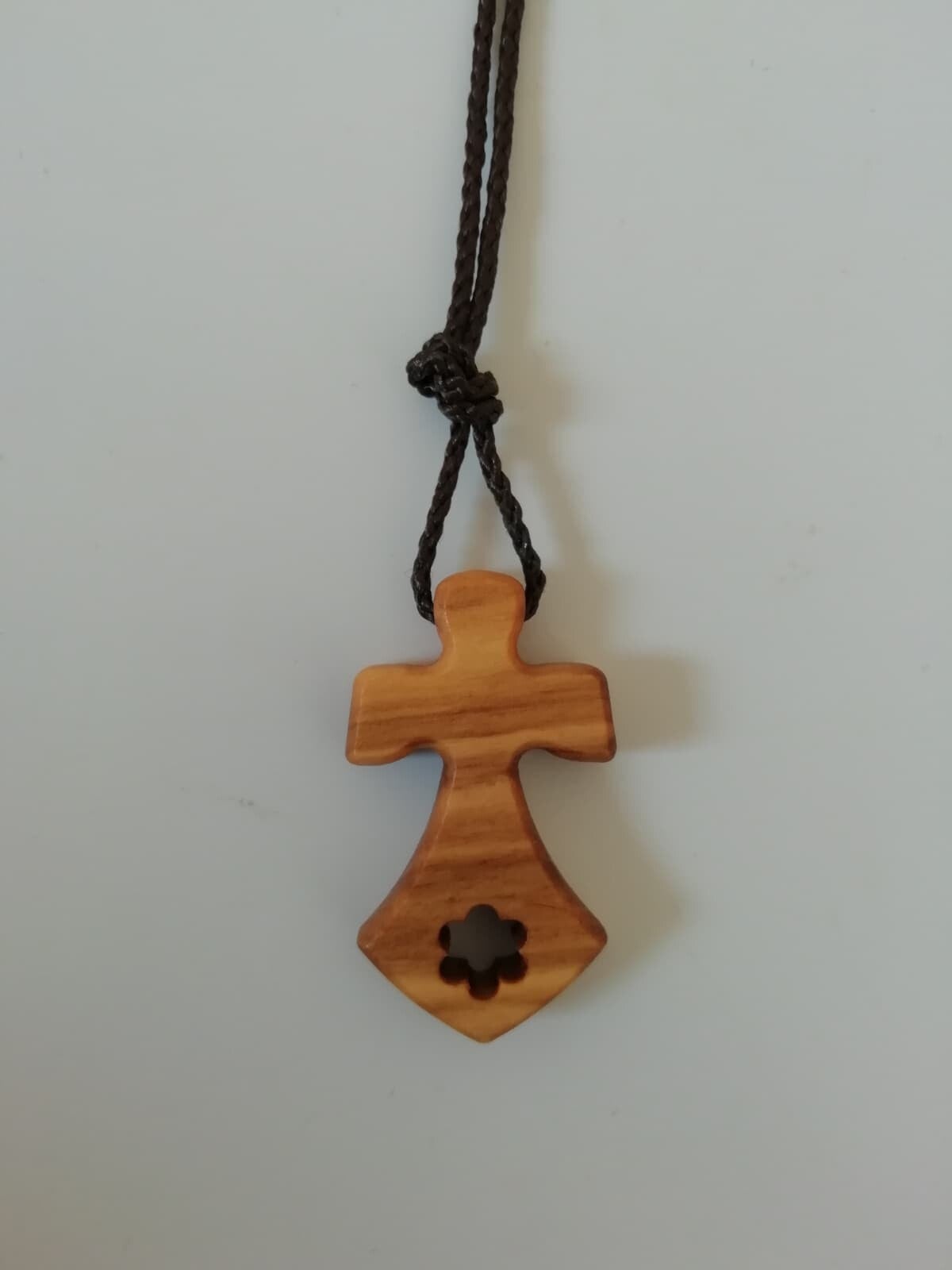 Croce del Carmelo in legno d'olivo con cordoncino