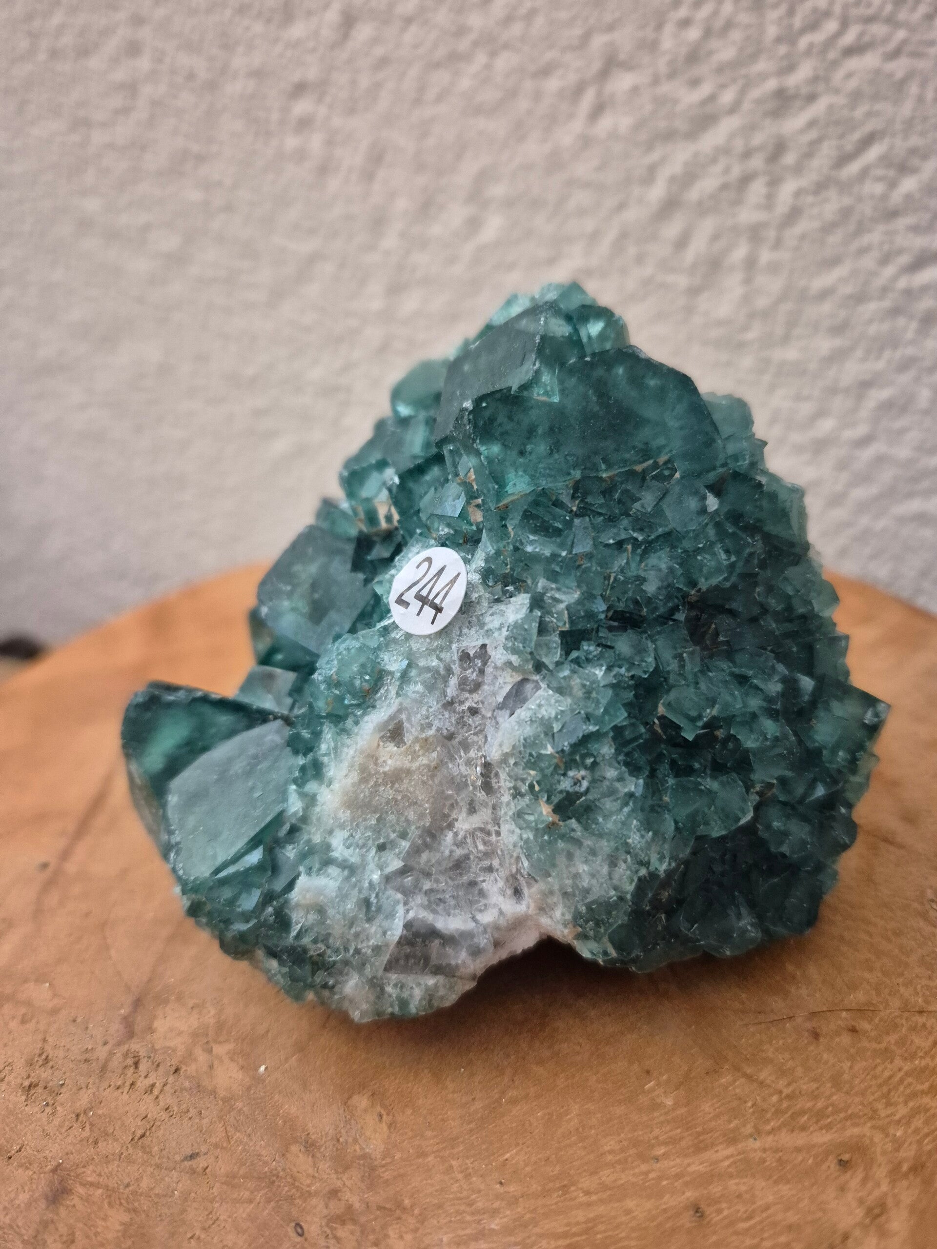 Groene fluoriet cluster nr244