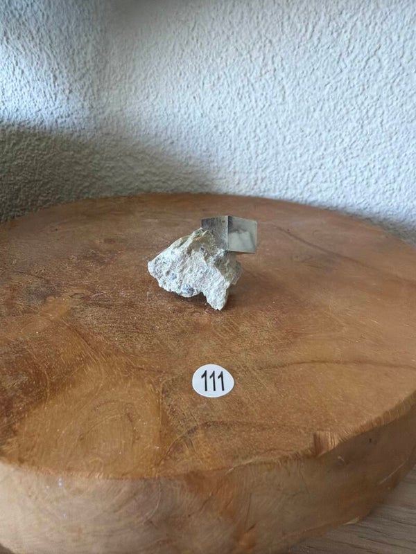 Pyriet Navajun nr111