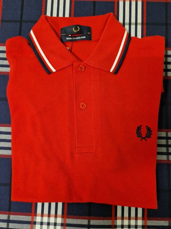 Fred Perry M12 L18 Red Polo Shirt - Grösse S