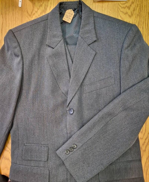 Dreiteiliger Anzug - Grösse S/XS - GEC21