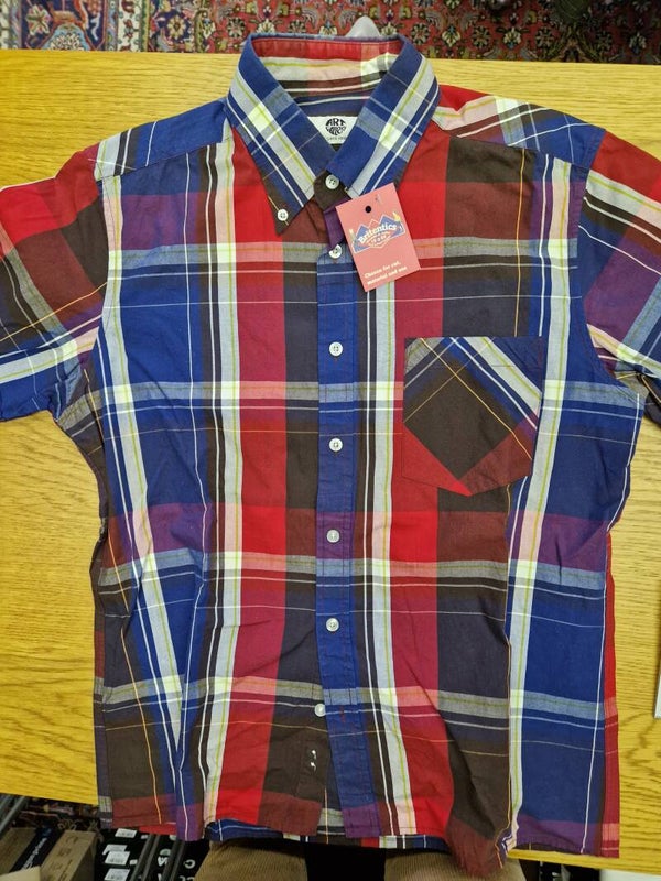 Art Gallery Button Down Shortsleeve - Size L - TIM70