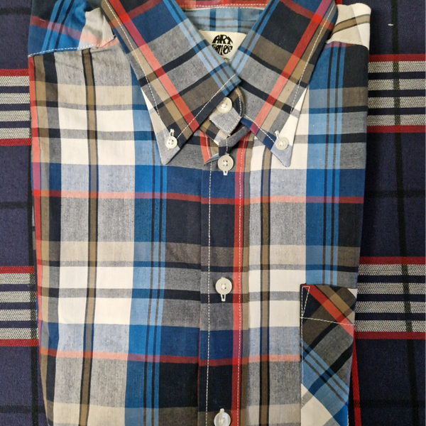 Art Gallery Button-Down Size S TMO12