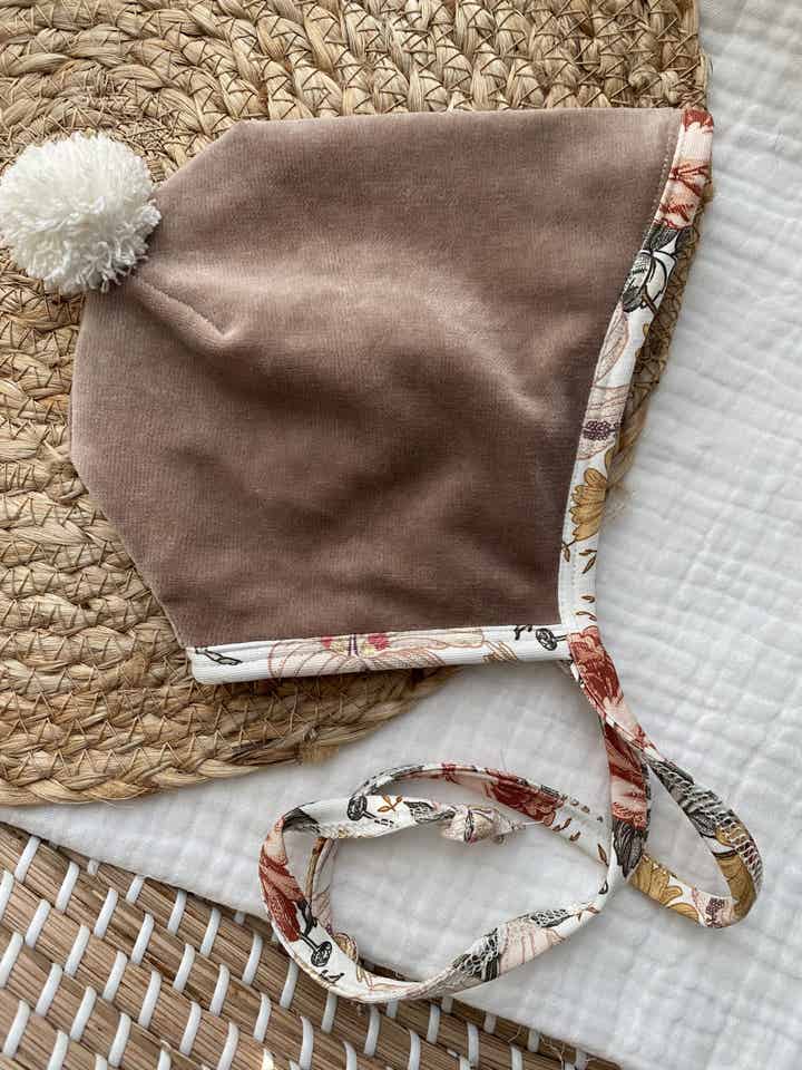 Pompom bonnet 'stof naar keuze'