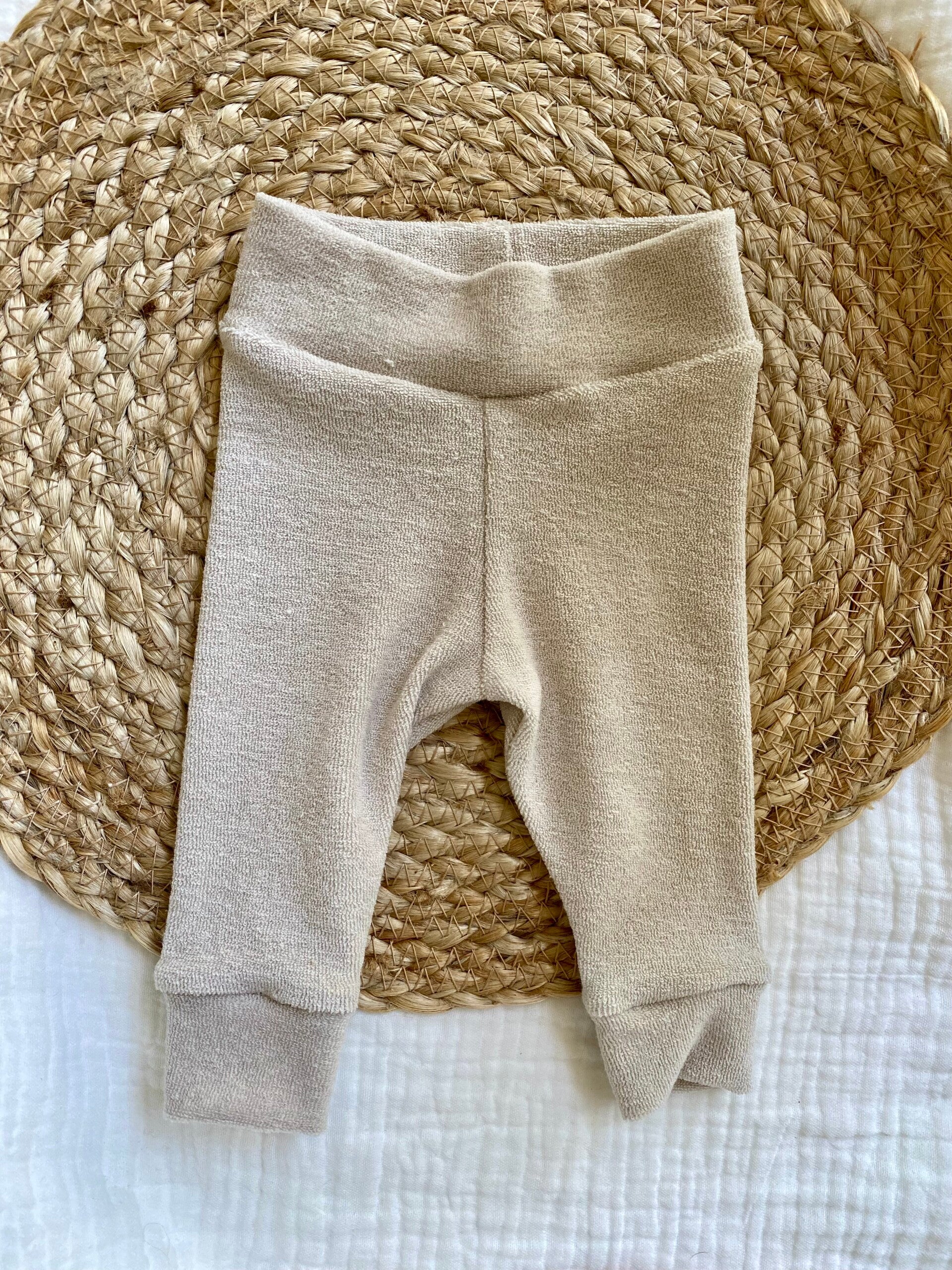 Newborn broekje 47 'Beige badstof'