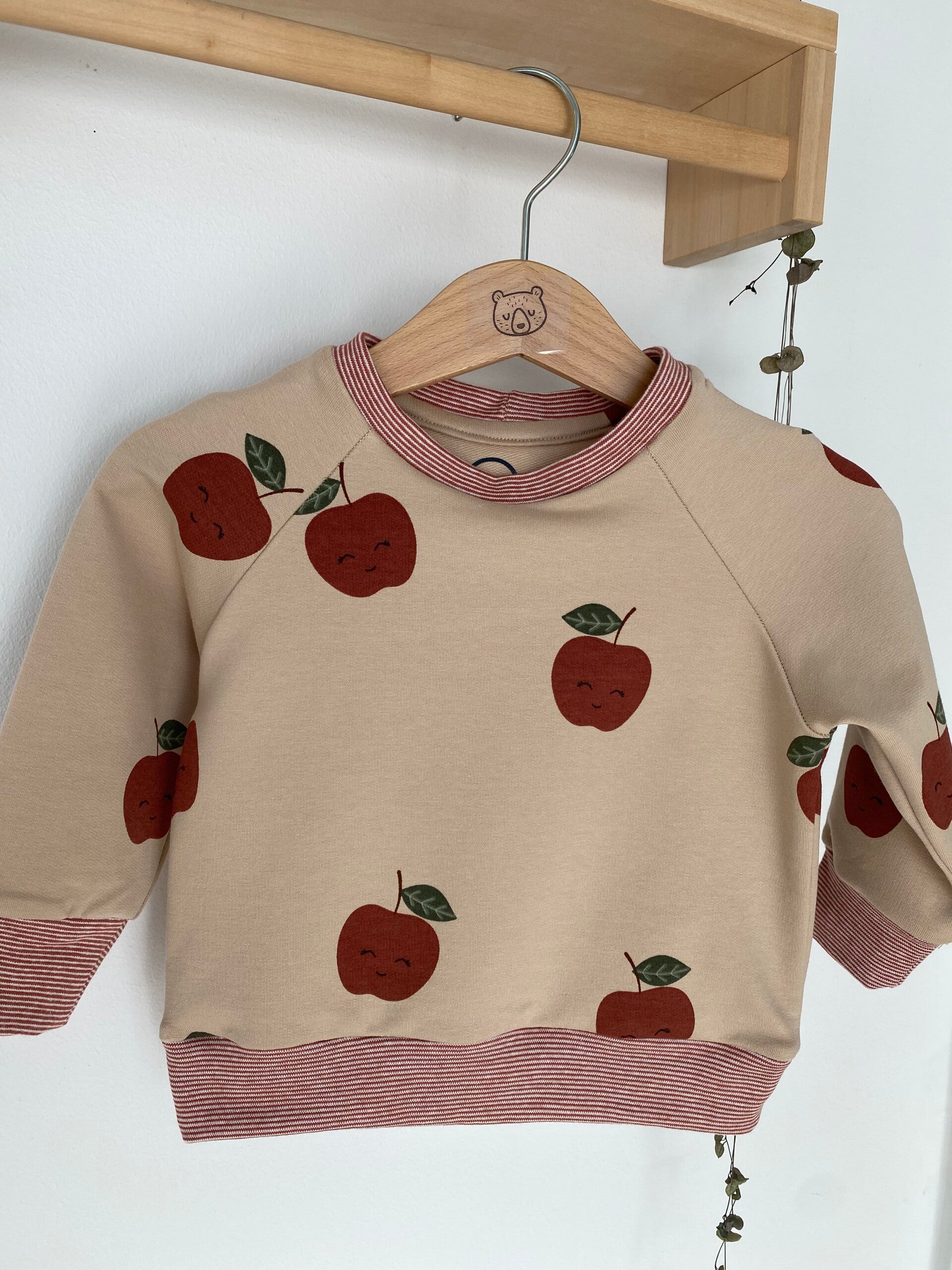 Sweater 62/68 'Appeltje’