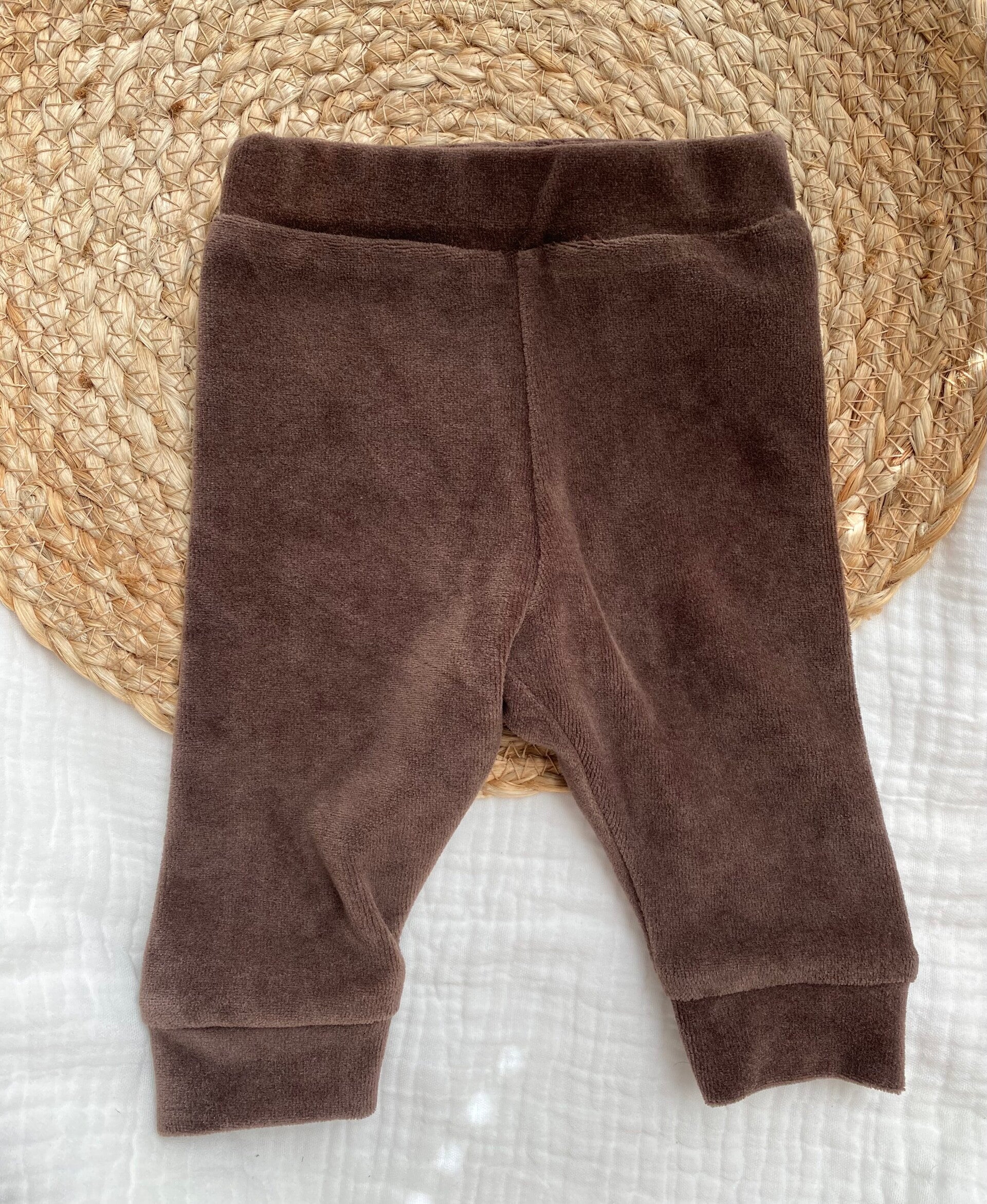 Newborn broekje 56 'Velours bruin'