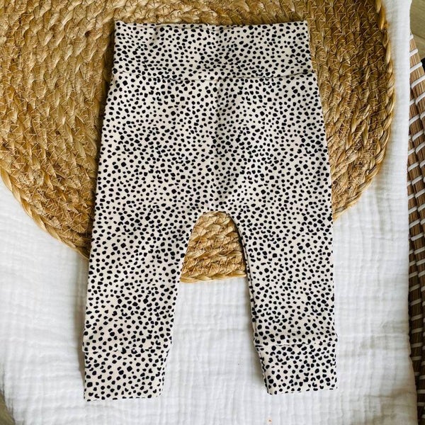 Newborn broekje 62 'Baggy stippen