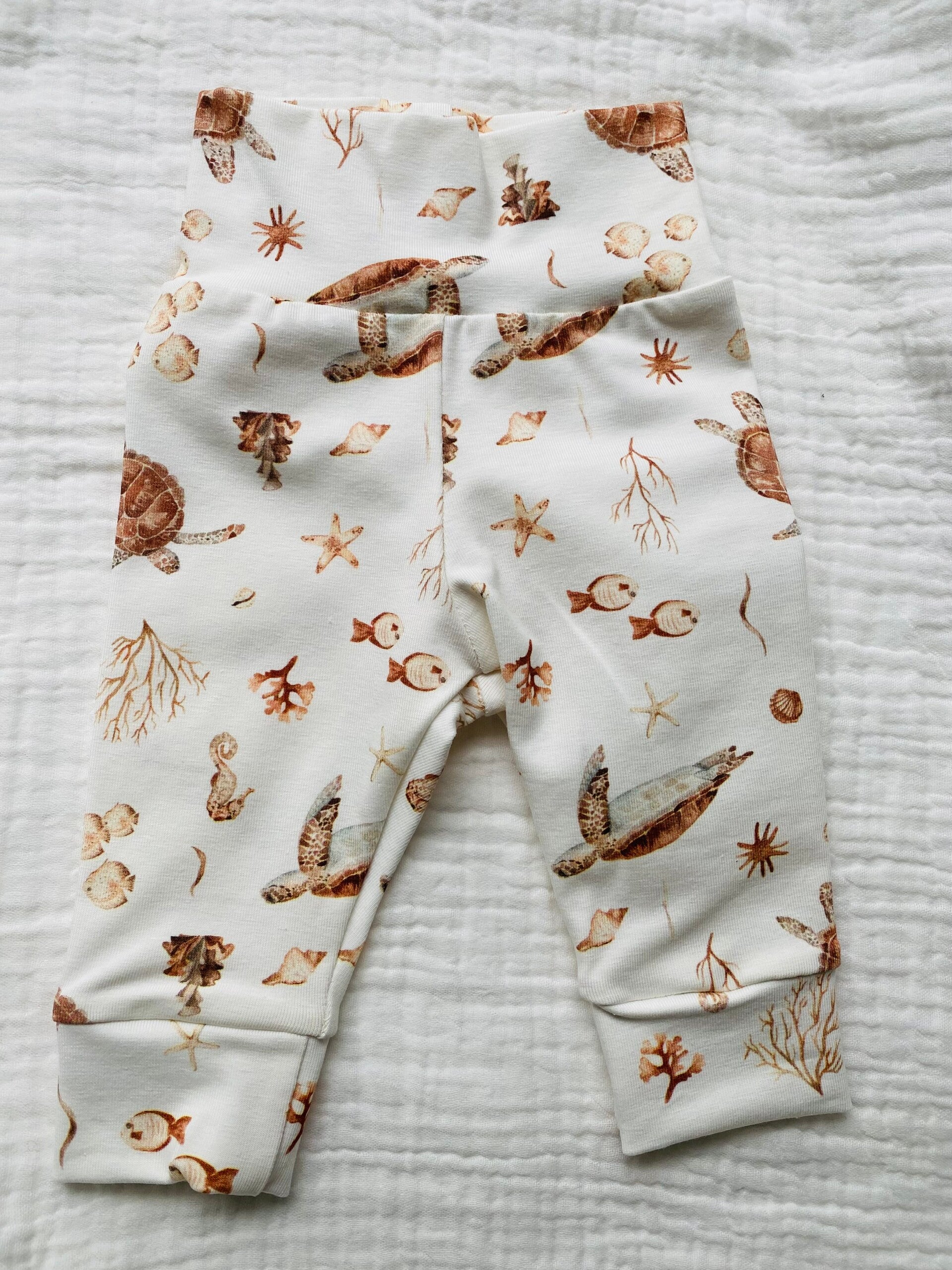 Newborn broekje 'Schildpadden'