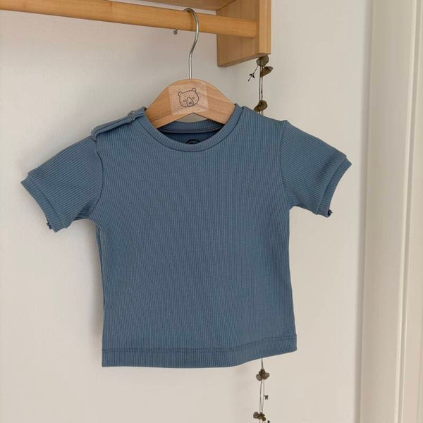 Newborn shirtje korte mouw 56 'Blauw rib stof'