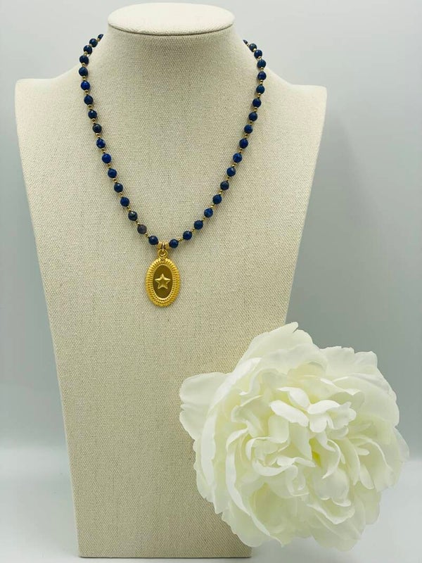 Collier perles lapis lazuli - pendentif médaille étoile or
