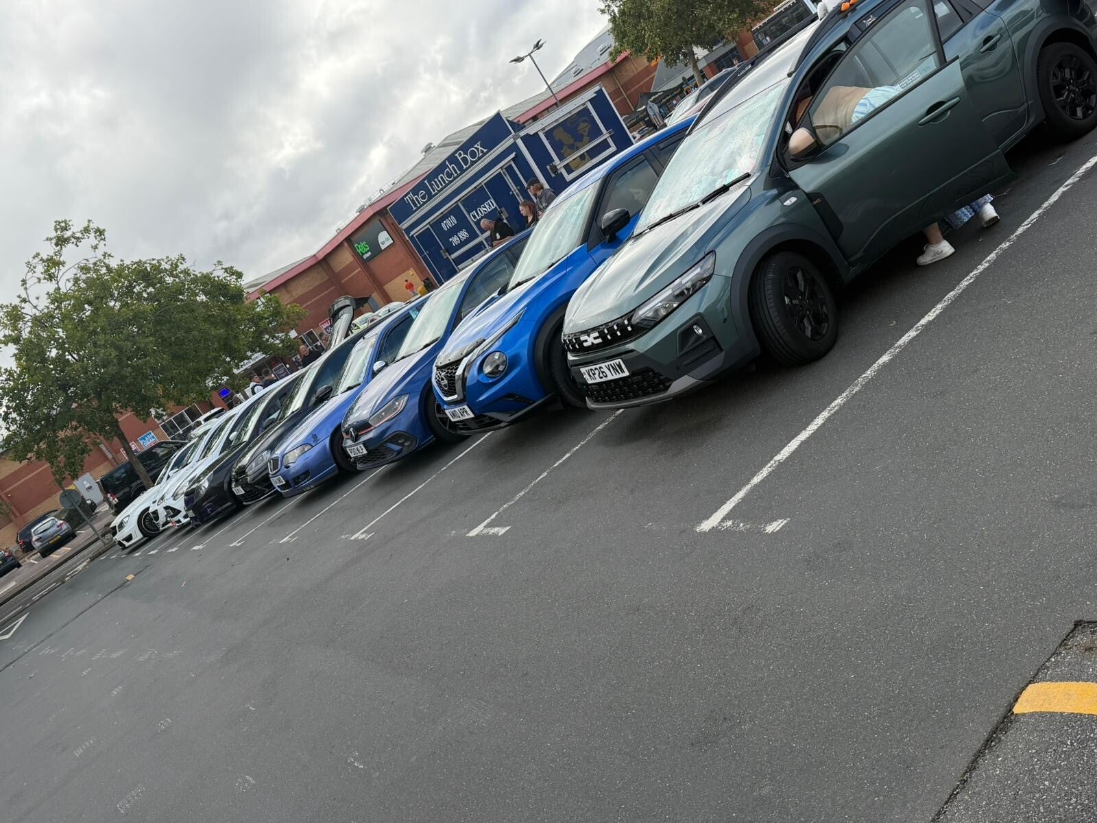 7e8f65d2-d142-4e67-b0e9-980e7b6ce7ac-standard.jpg