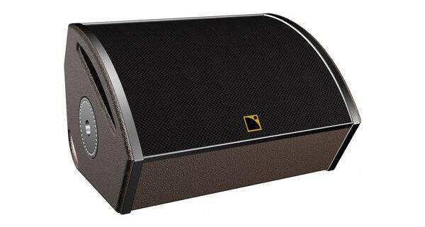2x L-Acoustics 115XT HiQ en flight