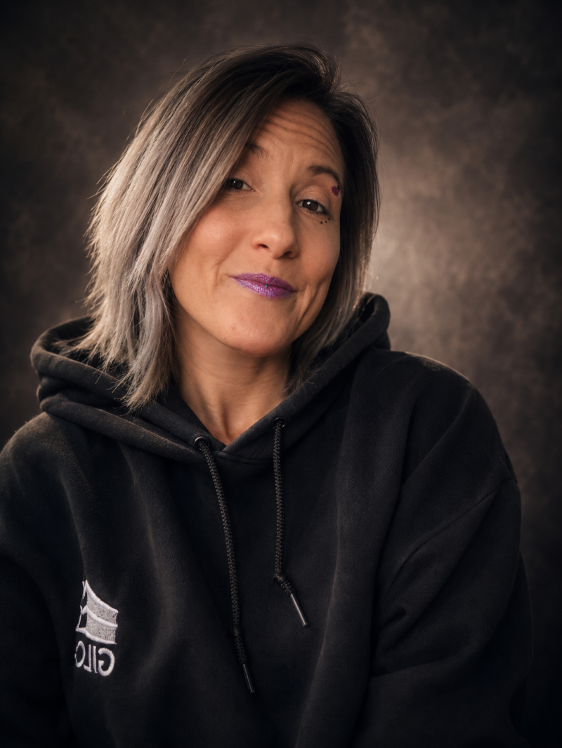 portrait-confiante-avec-maquillage-cr-atif-venessa-voisine-standard.png