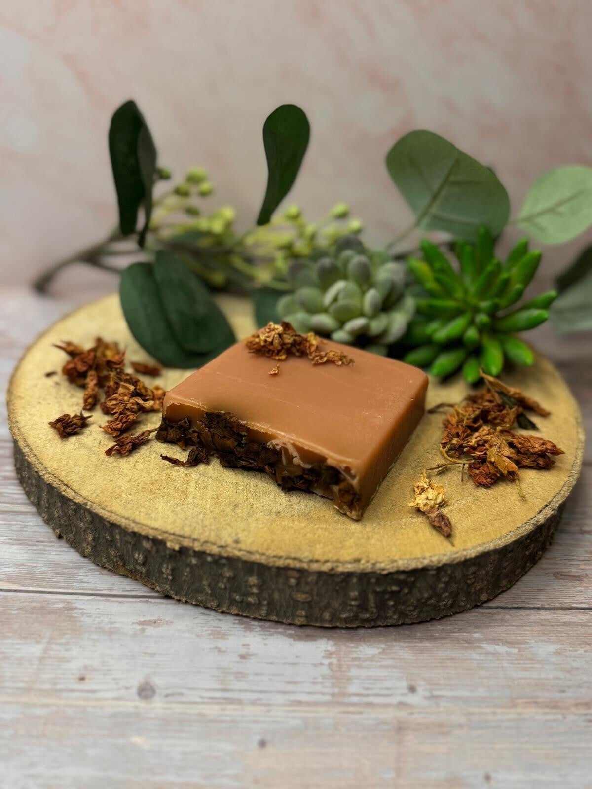 Rose und Vanille Seife – zart, pflegend & luxuriös