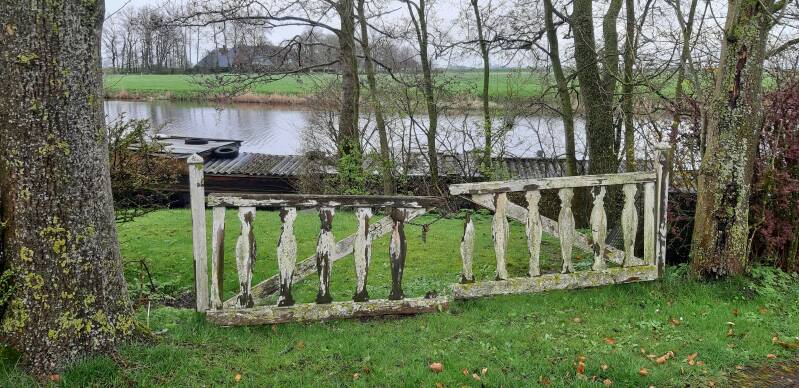 nr 3    Hek met hangslot (A'zijl)