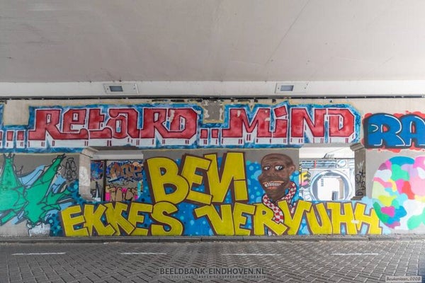 Grafity in de tunnel Beukenlaan