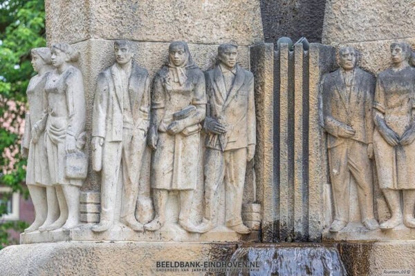 Panta Rhei - Reliëffiguren