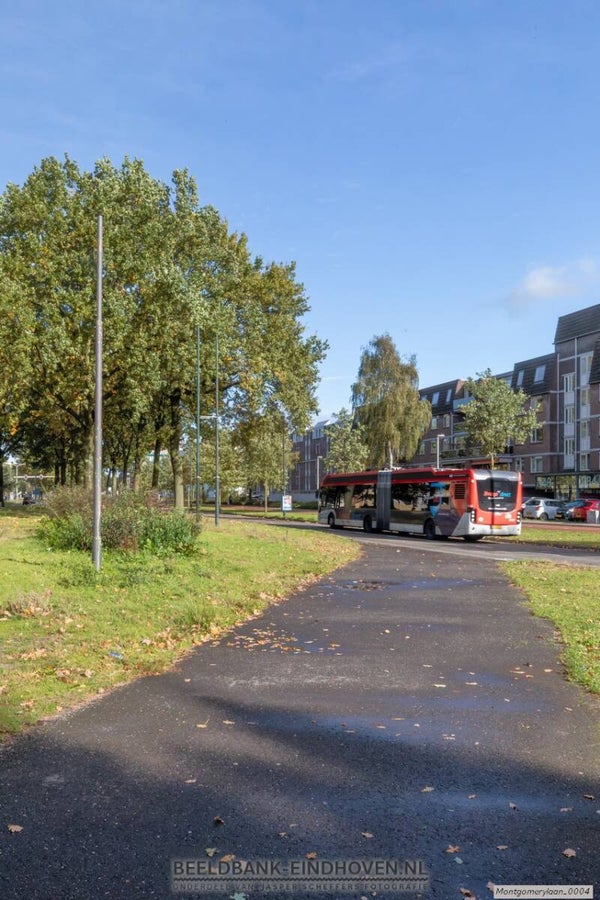 Bus op Veldmaarschalk Montgomerylaan