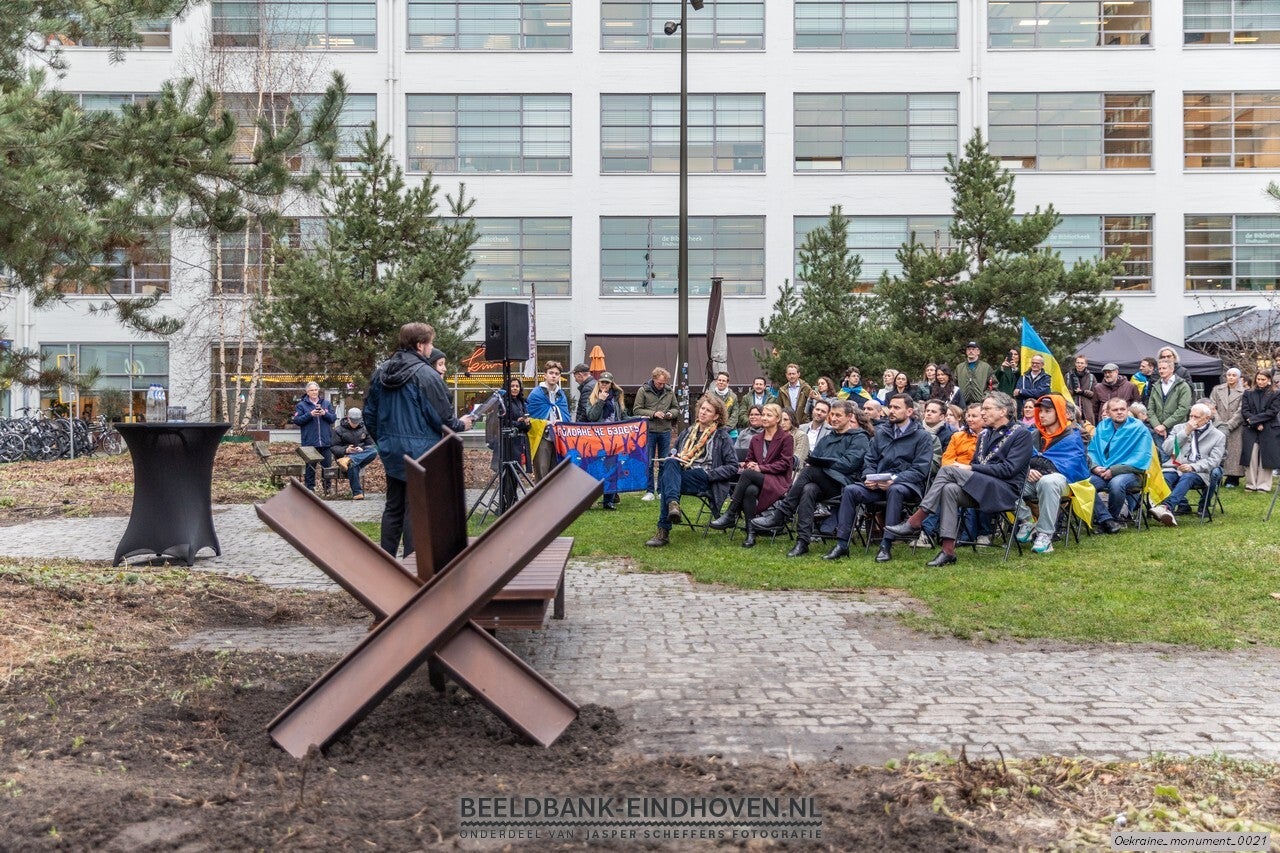 Kunstenaars spreken over monument