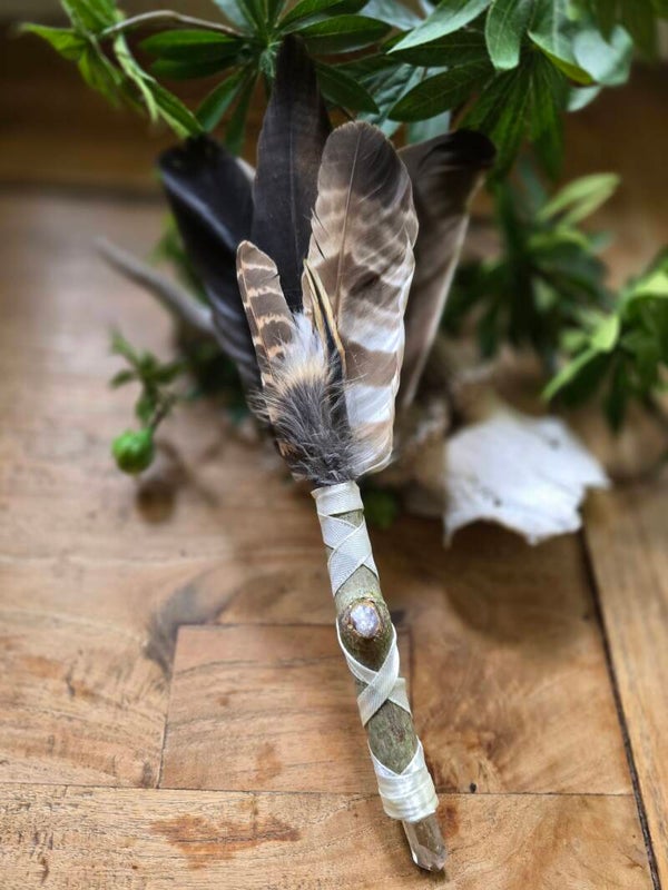 Smudge veer met Bergkristal en Danburiet punt