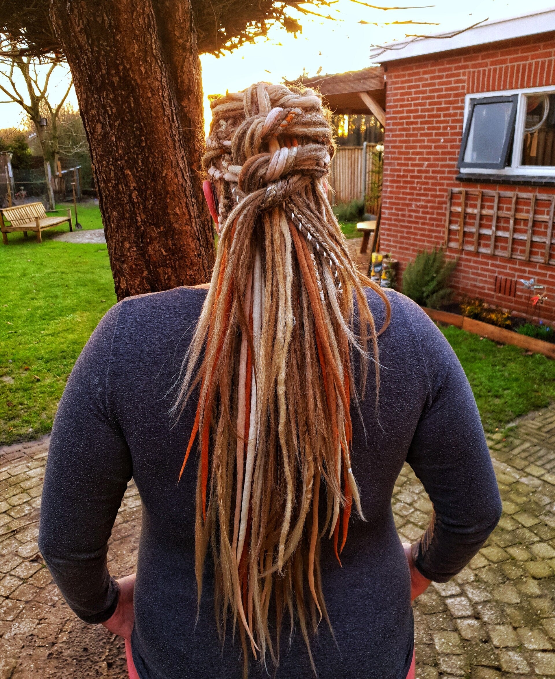 Geen Misleidend storm Dreads of Dreadlocks naar elk gewenste lengte en kleur