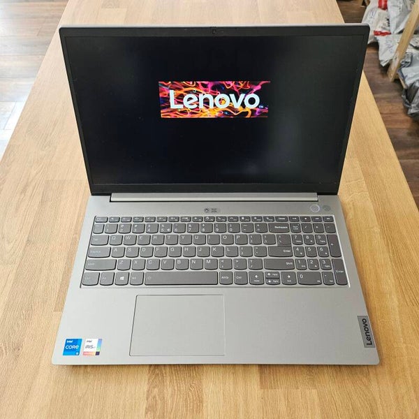 Lenovo Thinkbook 15" i5 Windows 11 8GB/256GB