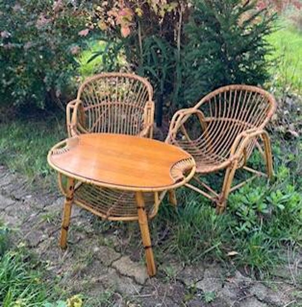 fauteuils et table en rotin