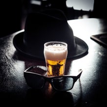 half uur hazes - hoed bier danny lit.jpg
