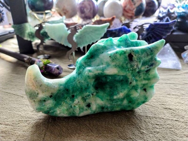 Carving phoenix stone draak