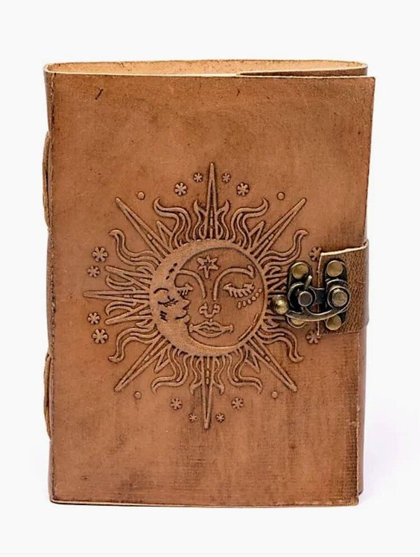 Lederen boek de sun