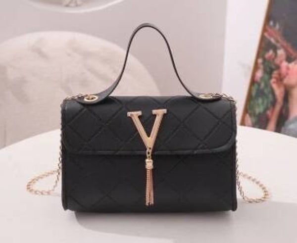 Zwart plastic kleine V tasje