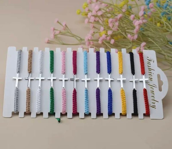 Bracelet Ajustable Croix – Symbole de foi et d’élégance