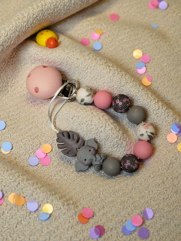 Schnullerkette Elefant mit Blatt mit Wunschname