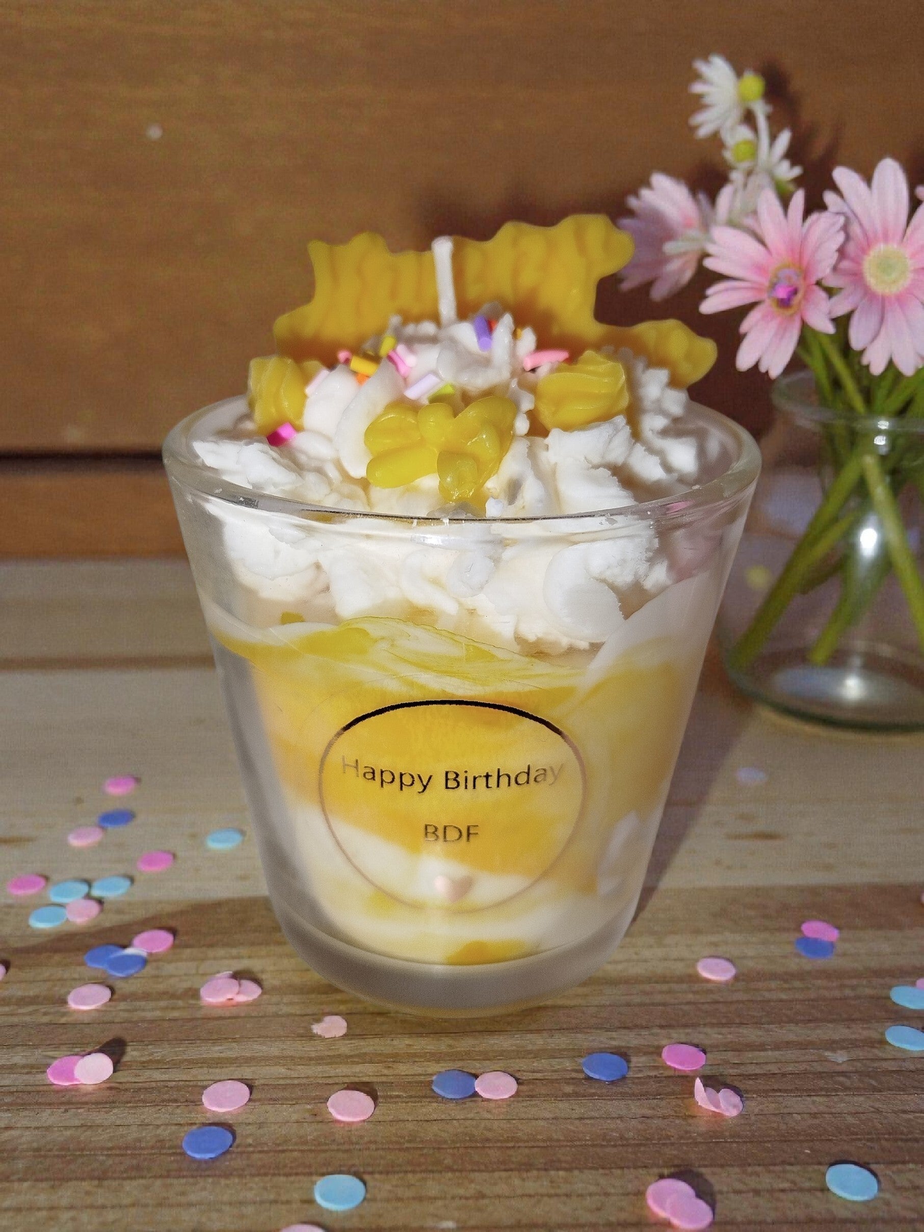 Handmade Kerze *Happy Birthday* Gelb