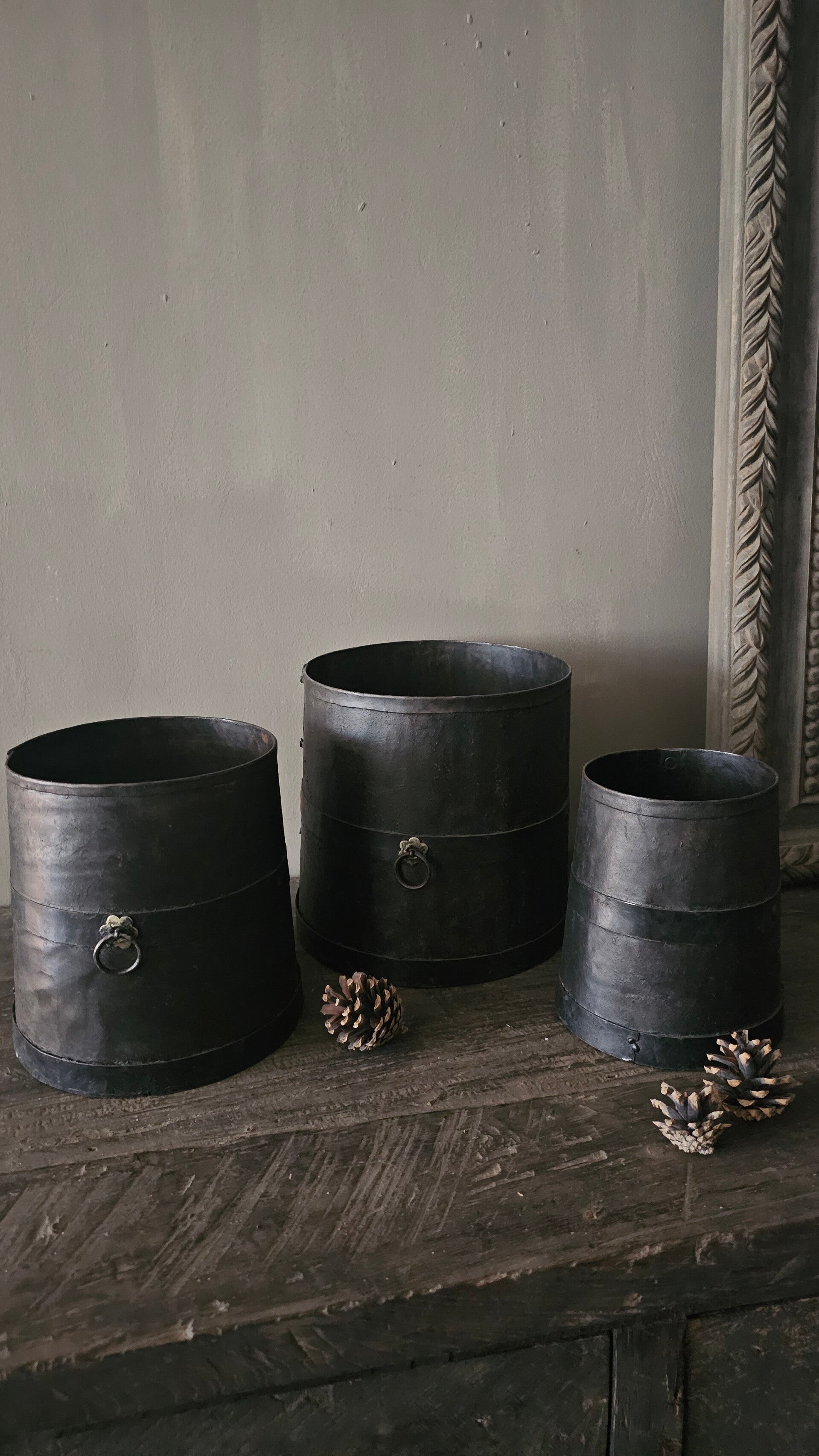 Metalen pot met ring