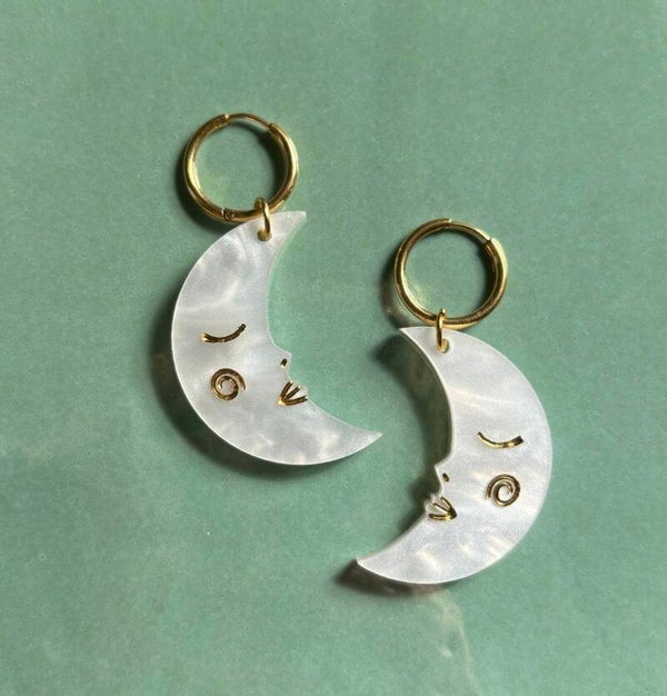 Sleepy moon earrings